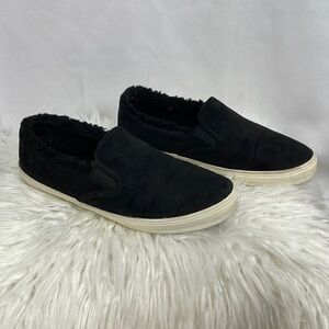 1994 Slip On Sneakers w Comfortable Inner Sole & Fur on the Inside, Size 7